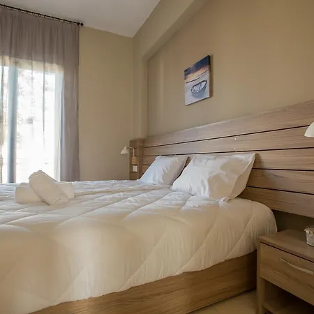 Ilaeira Aparthotel 2*